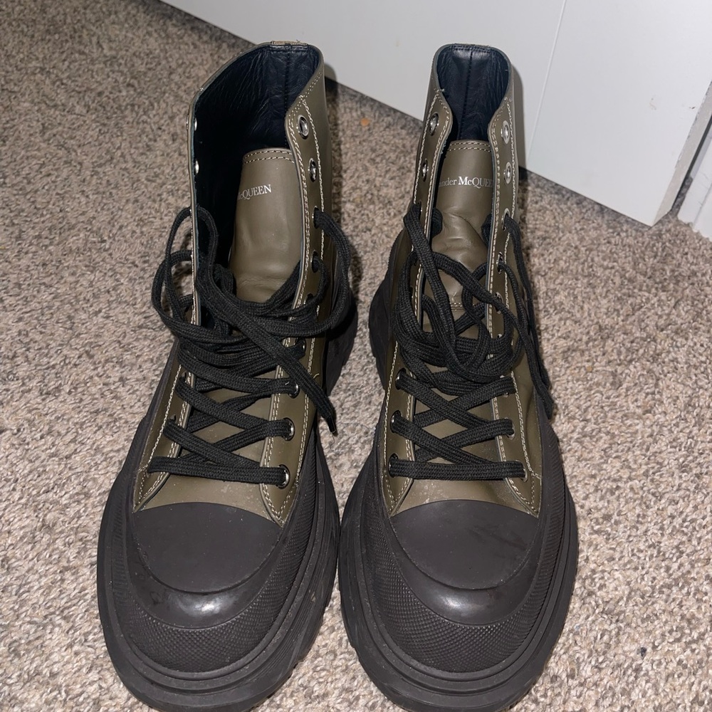 Alexander McQueen Men's Green and Black High-Top Sneakers